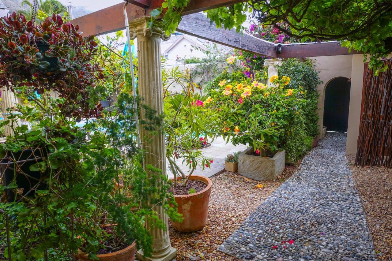 Guest house Rosedene - 24h Solar With Pool And Garden