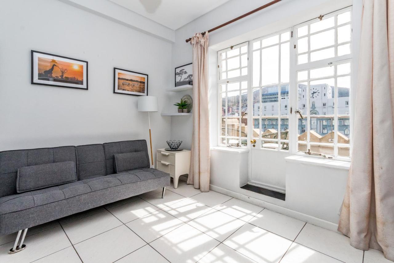 Market House-central-wifi-convenient * Cape Town