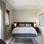 6 On Clifton - Spacious 2 Bedroom Apartment