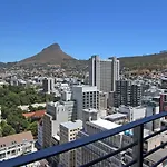 Spacious 3 Bedroom Family Apartment In Cape Town