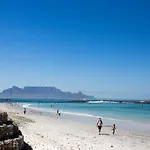 Elegant Beachfront 192 Eden On The Bay Beachfront Apartment, Blouberg, Cape Town