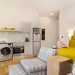 Urban Oasis Aparthotel