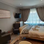 African Aviator - Graphite Luxury Self Catering Unit