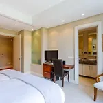 Outstanding V&A Marina Waterfront Apartment