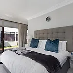 Ocean Breeze Sunset Beach - Cape Town