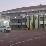 Shalimar Gardens Hotel
