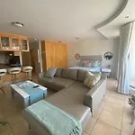 Hibernian Gem - 1 Bed Studio Apartment At The Beach
