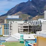 Trendy Home In Heart Of City Heritage, Mtn Views