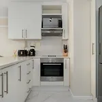 Trinity Gardens 401