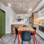 Secure Elegant Apartment Near Sea Point