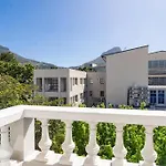 Light Filled Spacious 1 Bedroom Haven