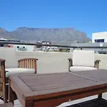 Hill House 2 Bedroom Apartment In De Waterkant