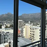 Studio Corner Unit In The Heart Of Cbd