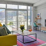 Lola - Luxury City Centre Apartment With City And Mountain Views