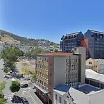 Imra - Modern Apartment With City & Mountain Views