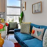Leila - City Centre Apartment, Stunning Mountain & City Views
