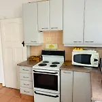 2 Bedroom Self Catering Apartment Upper Claremont 31 Grove Avenue Claremont