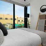 Luxury Green Point Apartment With Backup Power