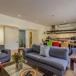Luxury 2 Bedroom With Roof Deck And Pool