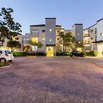 Waterstone East By Hostagents