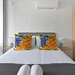 Bantry Bay 2Bed 100M To Beach