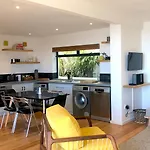Mountain And Harbour Views - Grand Vue Cottage