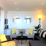 Mountain And Harbour Views - Grand Vue Cottage