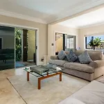 Something Special Villa In Glitzy Camps Bay