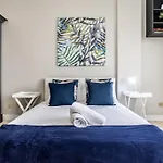Kloof Street-Heart Of The City With Parking And Netflix