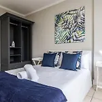 Kloof Street-Heart Of The City With Parking And Netflix