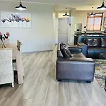 204 Island Club Luxury Apartment - Cape Town
