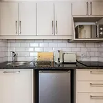 Spacious & Trendy City Centre Apartment