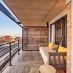 Chic Warehouse Style 1 Bedroom, Blouberg Beachfront, 14 Manhattan