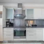 Large 1 Bed Apt Pool Gym Parking Aircon