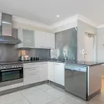 Large 1 Bed Apt Pool Gym Parking Aircon