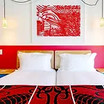 410 Wex1 By Perch Stays With Daily Housekeeping