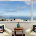 Delightful Large Villa In Camps Bay With Pool - Picasso