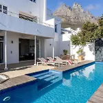 Delightful Large Villa In Camps Bay With Pool - Picasso