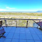 Santiago Bay Self-Catering Apartment In Capricorn Beach Estate, Muizenberg, Close To The Beach