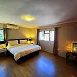 Walters Lane Deluxe Garden Apartment 3 - No Loadshedding