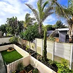 Walters Lane Deluxe Garden Apartment 3 - No Loadshedding