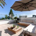 Maison De La Mer - Luxury Camps Bay Villa With Pool And Ocean View
