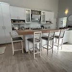 Private Lake Villa With Pool And Battery Backup Power