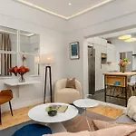 Trendy Heritage Home In Woodstock