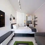Flamingo 208: Modern Apt With Balcony