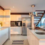 Penthouse With A View To Die For!
