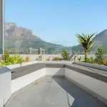 Stylish Apartment - Iconic Views