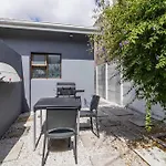 1Bed Flat, Braai, Ac, Walking Distance From Blouberg Beachfront