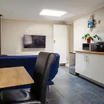 Cozy Cottage In Constantia