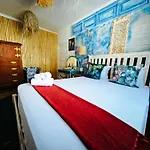 Beachwave Camps Bay